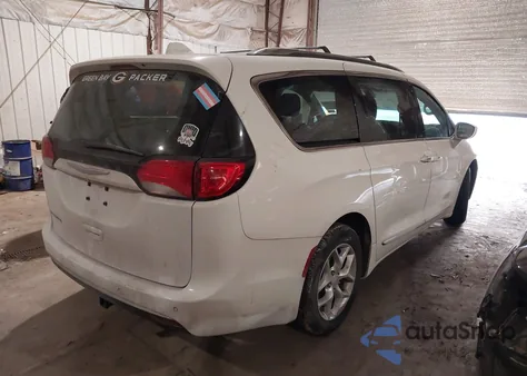 2017 Chrysler Pacifica Touring-L Plus z USA, uszkodzony, nr VIN 2C4RC1EG1HR542722